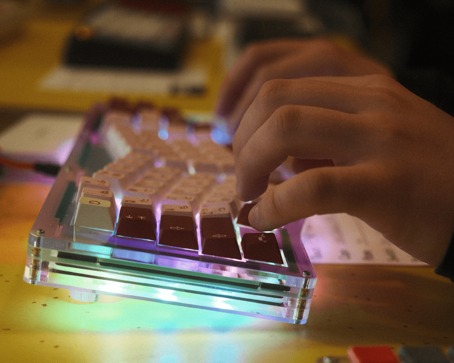 Third meetup, close up of touching the alice keyboard